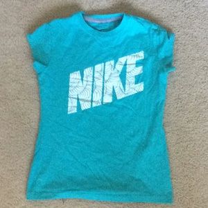 🎄Nike white and blue t-shirt